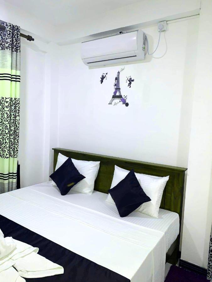 Sura Homestay كاندي الغرفة الصورة